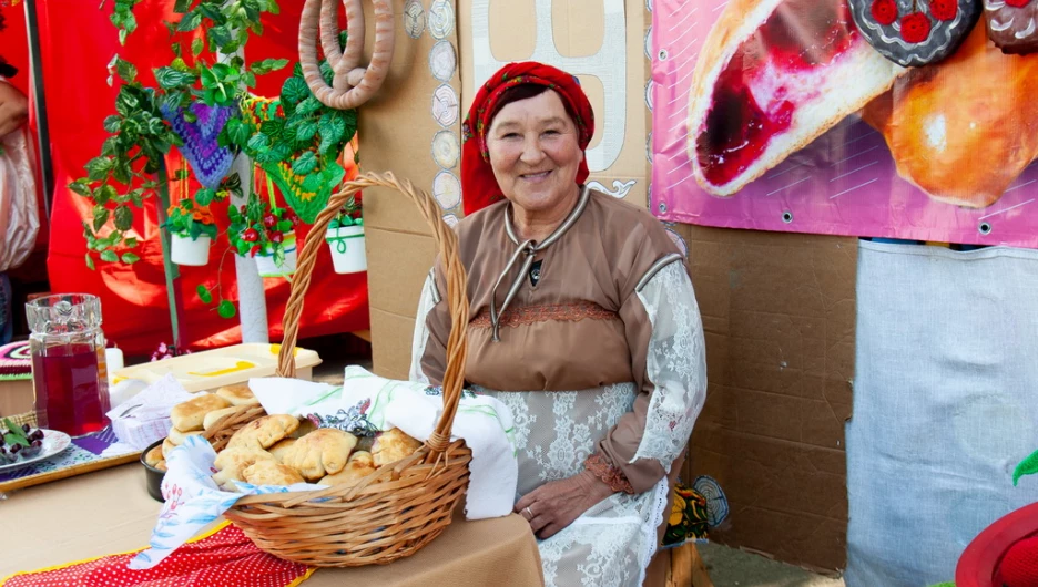 Торговля в Сростках. 