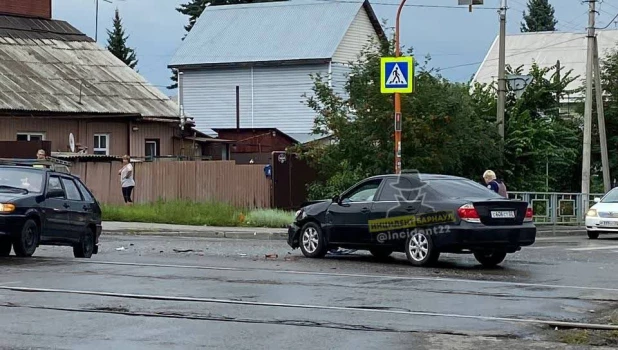 В Барнауле на ул. Северо-Западная произошла авария