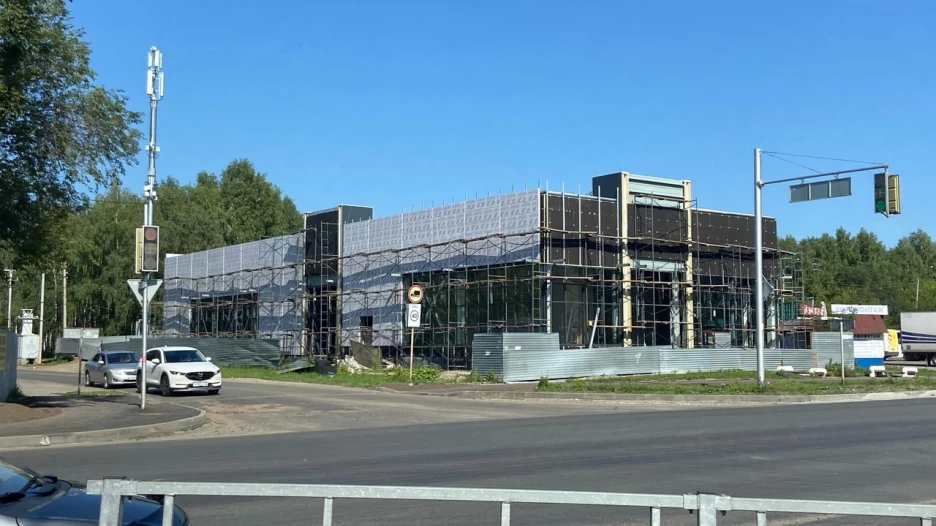 Стройка на ул. Солнечная поляна. 