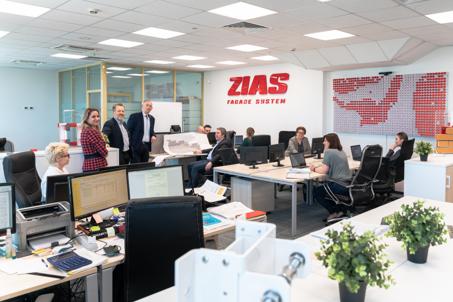 Компания  ЗИАС входит в пятерку крупнейших российских производителей систем навесных вентилируемых фасадов.