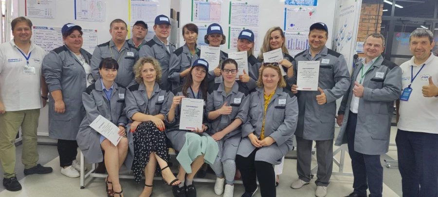 Сотрудники АО «Белоярский мачтопропиточный завод».