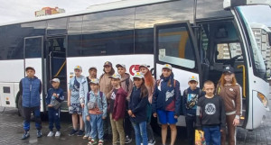 100 путевок получили бесплатно школьники в детские лагеря Горного Алтая.