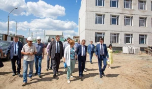 Строительство пристройки к школе №98 в селе Власиха.