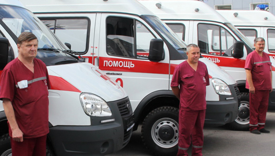 Алтайским медикам передали 25 новых автомобилей скорой и неотложной помощи