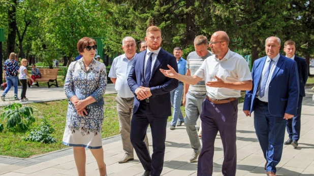 Восстановление пруда и благоустройство территории в парке «Изумрудный».