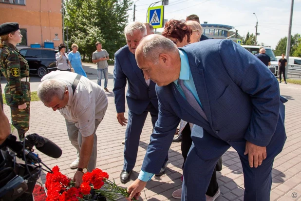 Церемония, посвященная 100-летию со дня рождения Алексея Скурлатова.