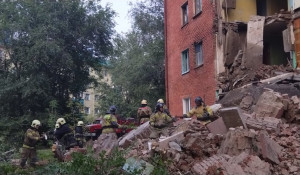 Обрушение стены пятиэтажного дома в Омске