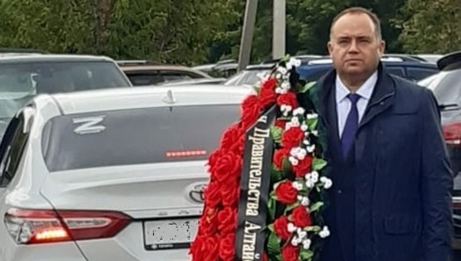 Прощание с Евгением Новинок прошло в барнаульском крематории 17.08.2022.