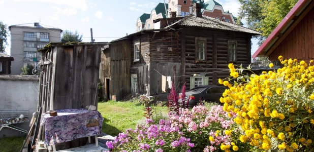 Дом на Короленко, 112. 
