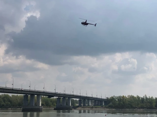 Выпускники Барнаульского высшего военного училища летчиков на День авиации в Барнауле