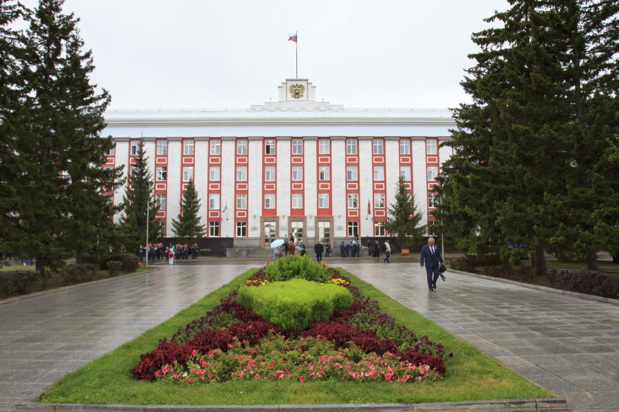День государственного флага в Барнауле 2022. 