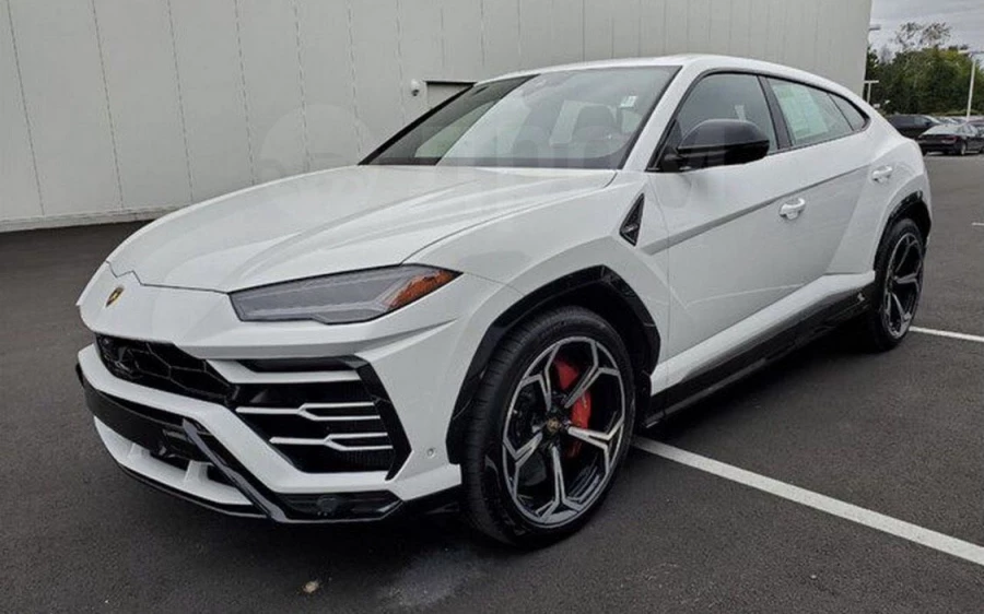 Lamborghini Urus продается в Барнауле за 40 млн рублей