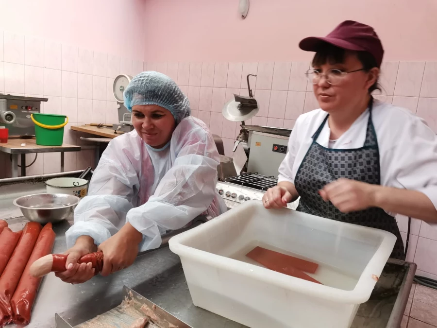 Обучение производству колбасы в Бийске.