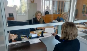 Материальная поддержка работникам, дети которых идут в школу.