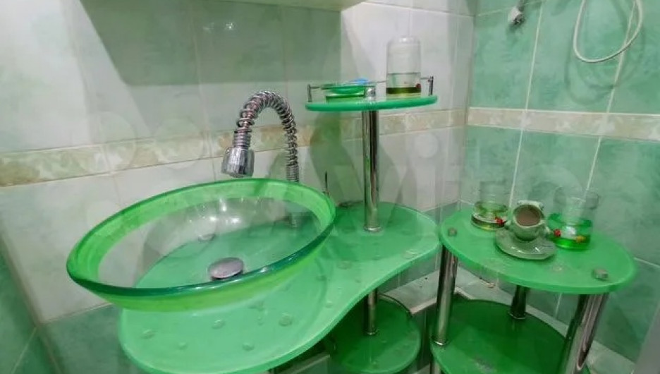 Дерзкую квартиру с туалетом продают в Барнауле на ул. Антона Петрова, 108А за 3,87 млн рублей.