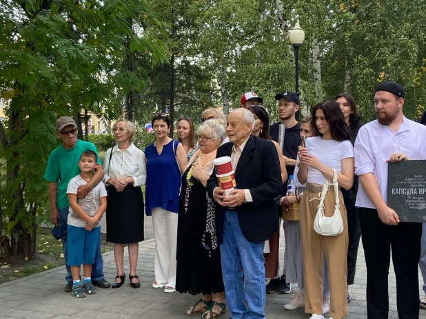 В театре драмы в Барнауле зконсервировал капсулу времени 31.08.2022.