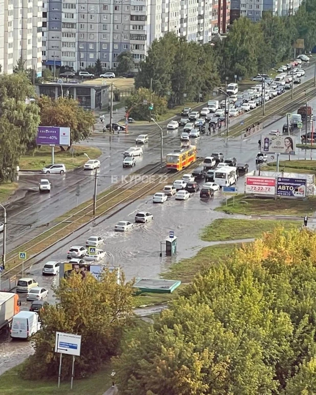 Потоп на ул. Попова в Барнауле