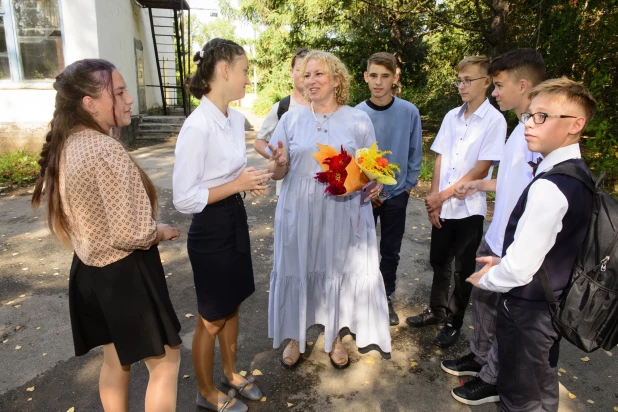 День знаний в Бобровской СОШ.