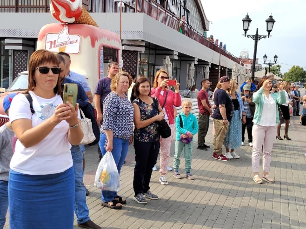 Парад оркестров на ул. Мало-Тобольской