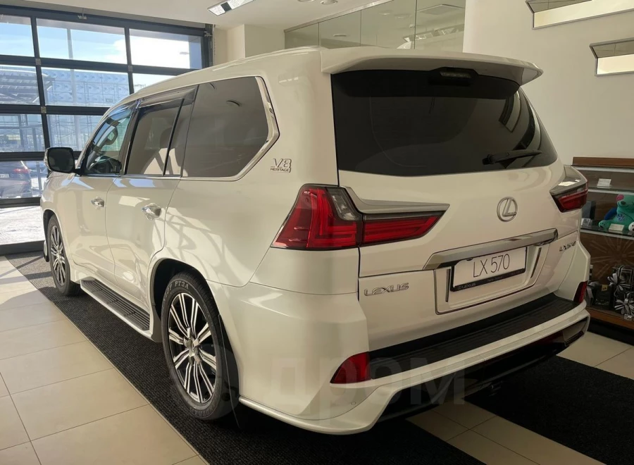 Lexus LX570