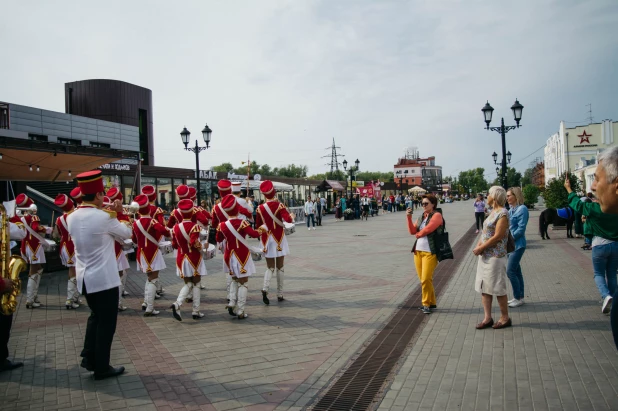 Выступление оркестра к Дню города Барнаула 2022.