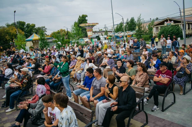 Выступление оркестра к Дню города Барнаула 2022.