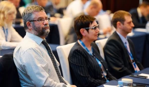 Максим Хныкин, руководитель ООО «АВТОМАГИСТРАЛЬ» (слева).