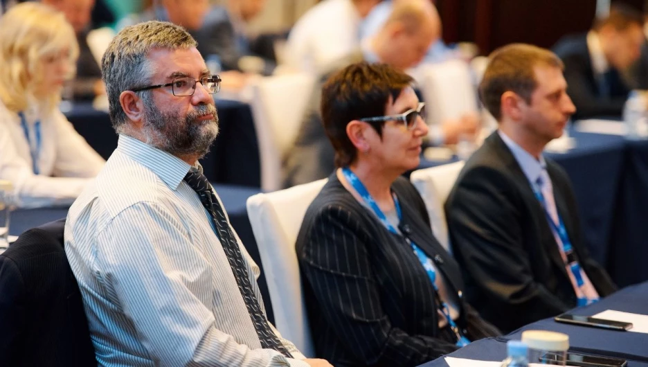 Максим Хныкин, руководитель ООО «АВТОМАГИСТРАЛЬ» (слева).