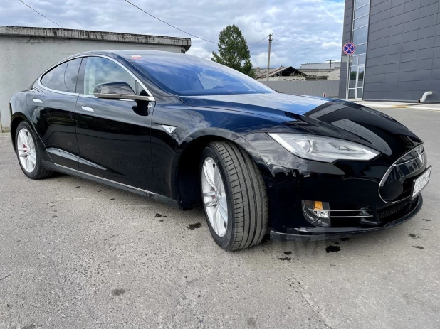 Tesla Model S в Барнауле