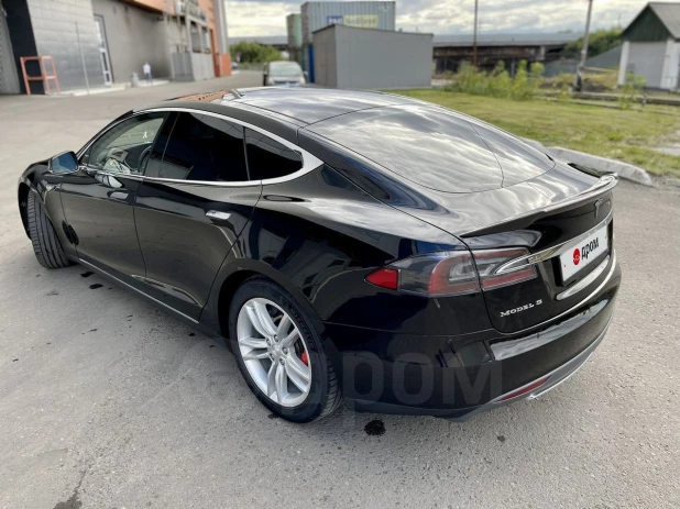 Tesla Model S в Барнауле