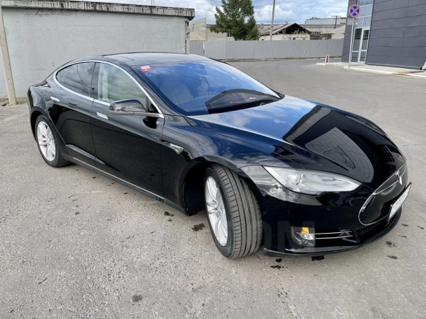 Tesla Model S в Барнауле