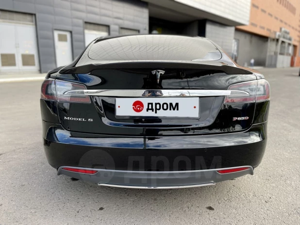 Tesla Model S в Барнауле