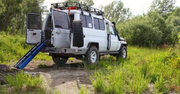 Toyota Land Cruiser, 1988 год 