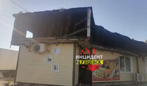 Кафе быстрого питания «ГрильНов» сгорело в Рубцовске ночью 18 сентября.