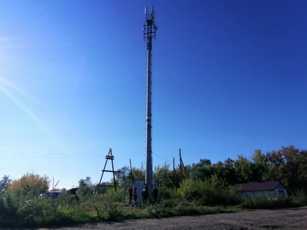 Базовая станция мобильной связи в селе Хабазино.