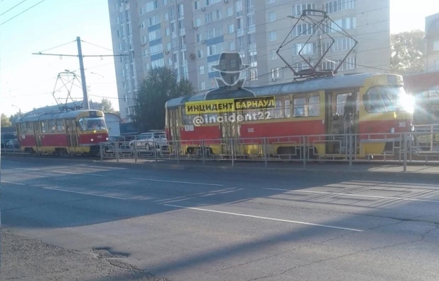 В Барнауле вызвали полицию в трамвай.