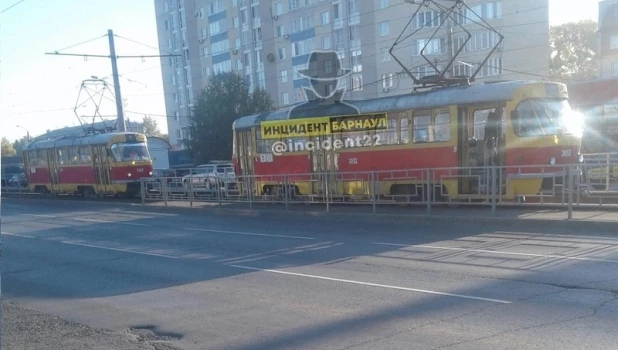 В Барнауле вызвали полицию в трамвай.