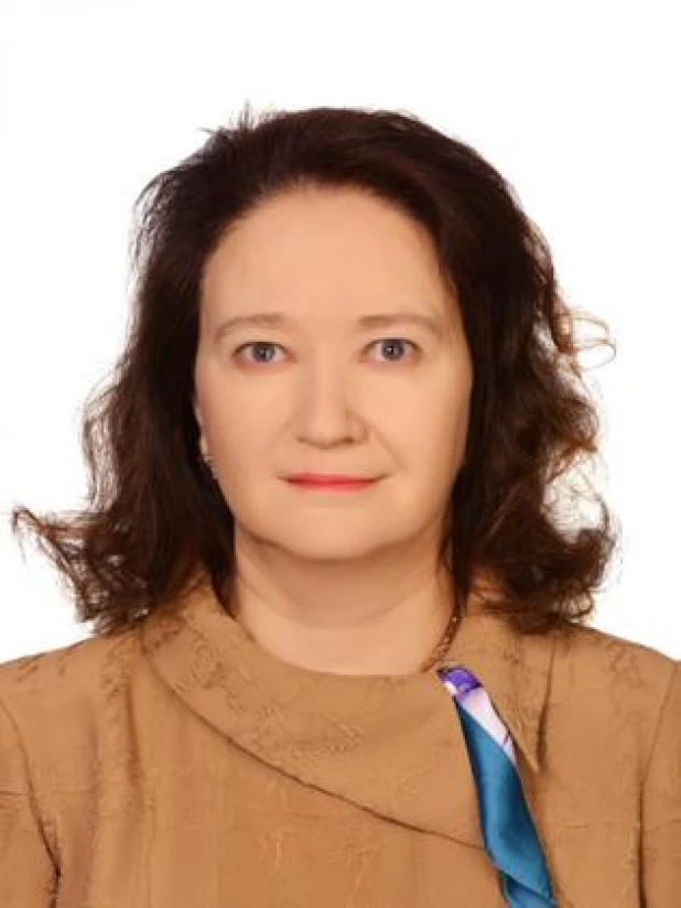 Елена Азарова.