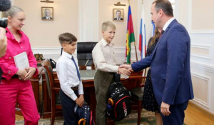Двое местных мальчиков спасли Алтайскую семью в Геленджике
