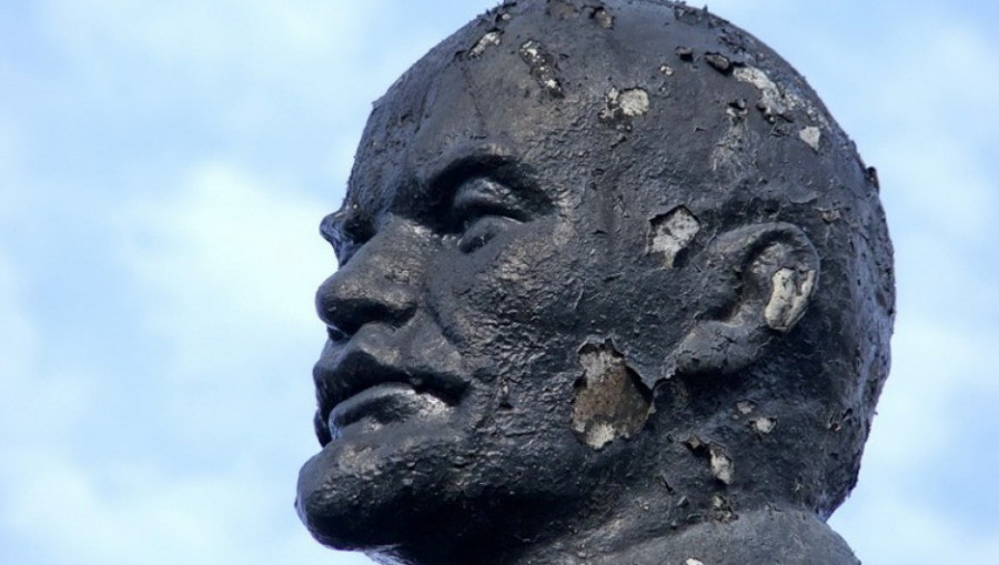 Ленин на площади Октября.