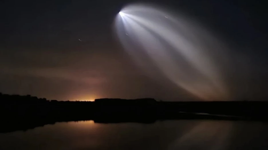 Полет ракеты над городом Барнаул