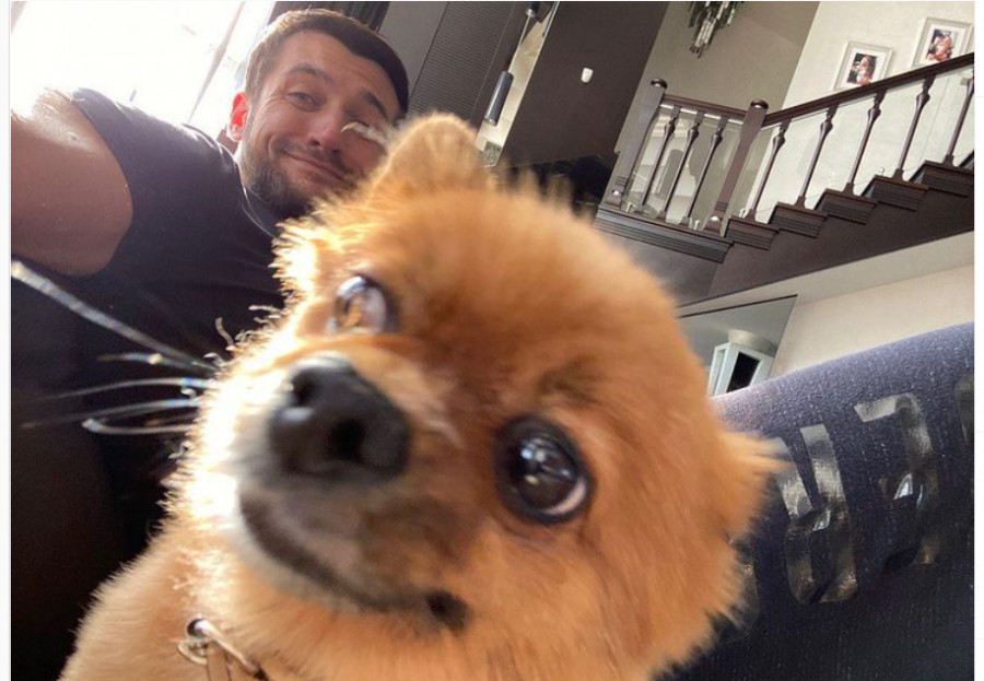 Депутат Госдумы Александр Прокопьев со своей собакой.