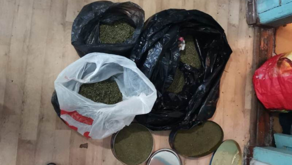 Барнаулец прятал у себя дома 3 кг марихуаны