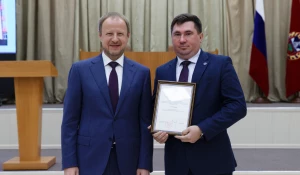 Вручение дипломов и наград выпускникам и участникам Президентской программы подготовки управленческих кадров.