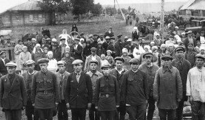 Проводы призывников на фронт в селе Тогул, 1941 год.