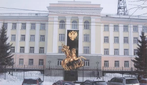 Памятник с Георгием Победоносцем. 