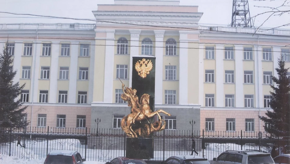 Памятник с Георгием Победоносцем. 