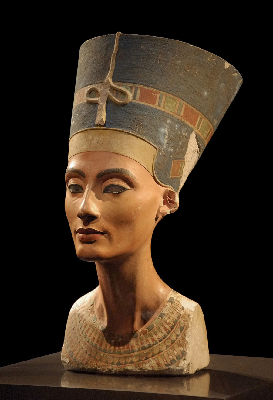 Бюст Нефертити. 