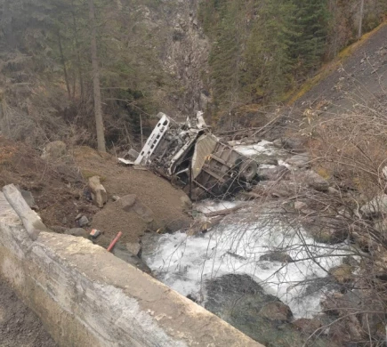 Водитель самосвала погиб на Алтае.