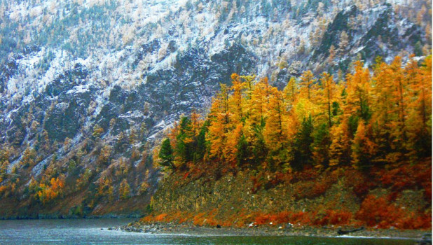 Озеро Байкал осенью.